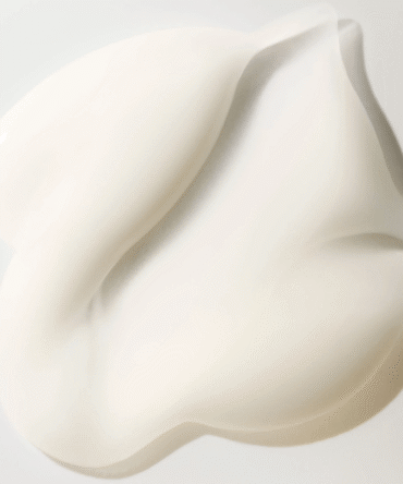 Oribe Hair Alchemy serumo tekstūra – lengvas, kreminis stiprinantis plaukų serumas