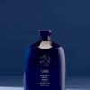 Oribe Supershine Hydrating Shampoo – drėkinantis šampūnas plaukams prabangiame tamsiai mėlyname buteliuke